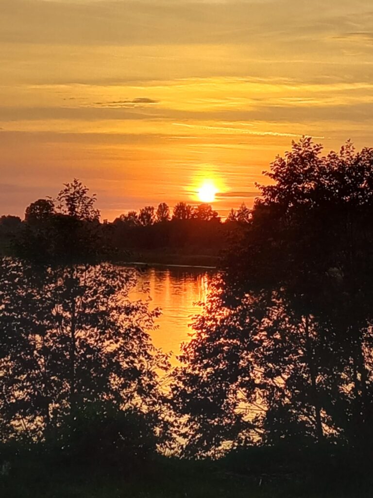 Svētdiena – gaiss un gaisma Saules (Surya) diena